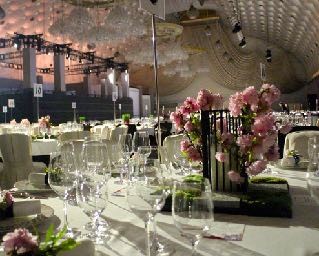 スッとした清涼感のハーブや、香り高いバラ