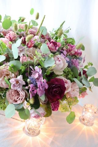 スッとした清涼感のハーブや、香り高いバラ