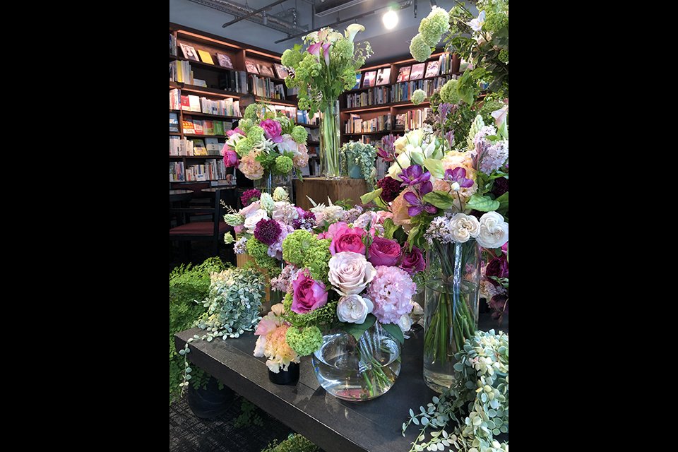 ライフデコイベントワークス145－表参道の花屋 LIFEDECO flower works