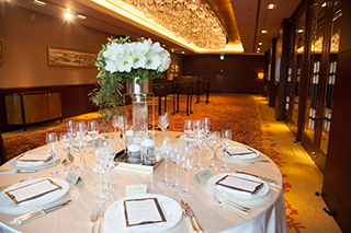 サムネイル　シャングリラホテル 結婚式 ウェディングフラワー10ウェディングフェア－表参道の花屋 LIFEDECO flower works