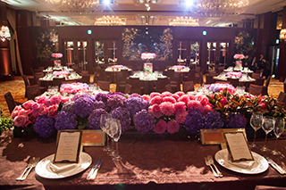 サムネイル　シャングリラホテル 結婚式 ウェディングフラワー25ウェディングフェア－表参道の花屋 LIFEDECO flower works